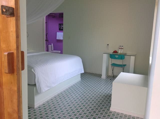 Deluxe Bungalow, 1 King Bed, Garden View