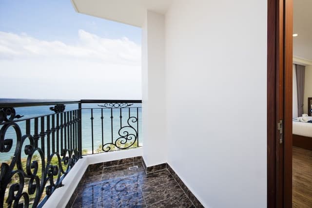 Senior Room, Sea View