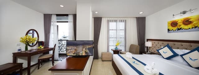 Senior Room, City View