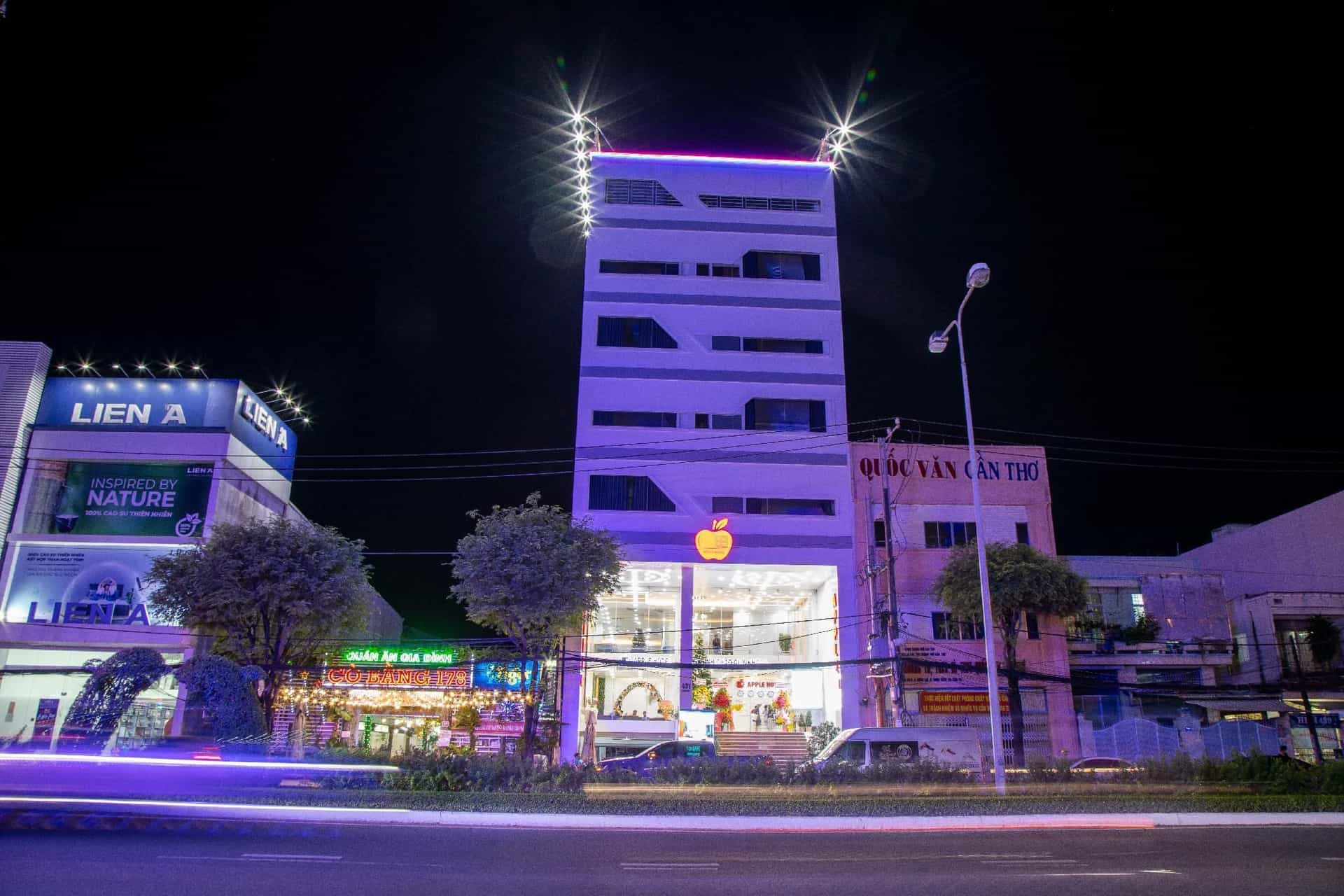 Apple Hotel