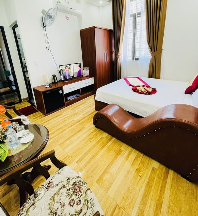 Deluxe Double Room (Window)