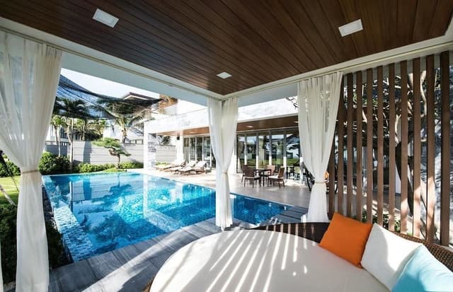 Luxury Villa (8 Bedrooms)