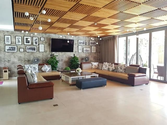 Luxury Villa (8 Bedrooms)