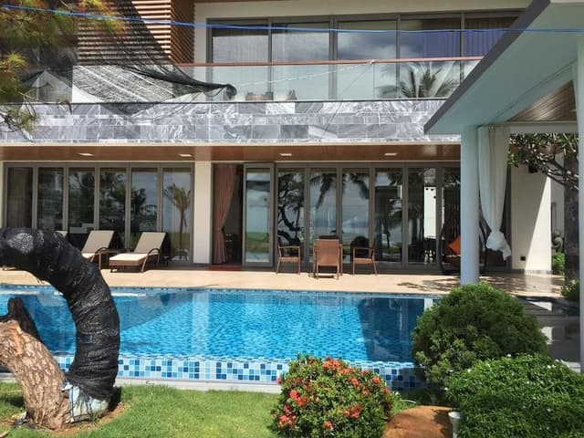 Luxury Villa (8 Bedrooms)