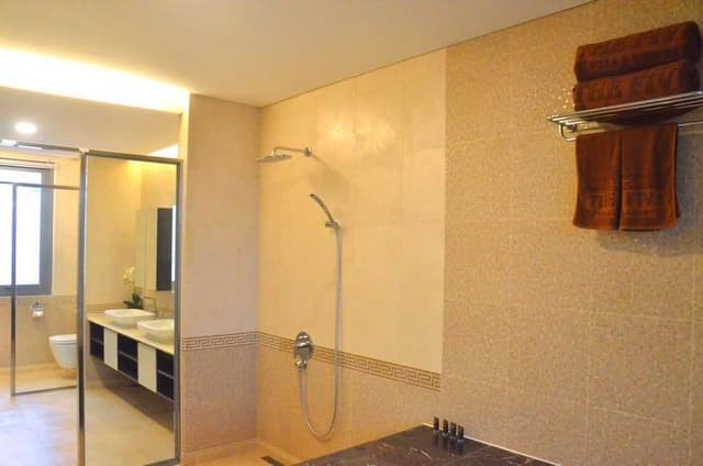 Luxury Villa (8 Bedrooms)