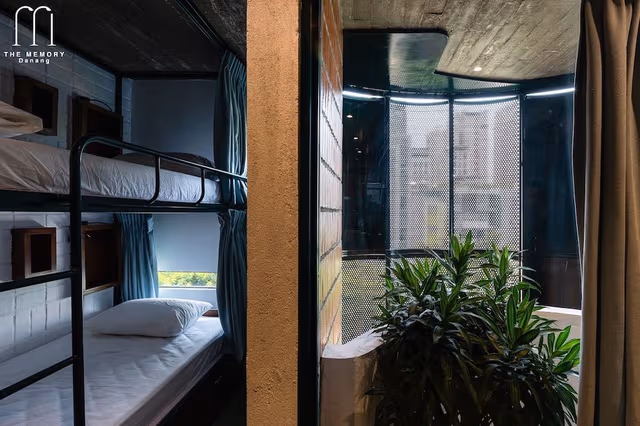 Bed in 6 - Bed Female Dorm