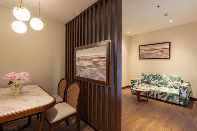 Executive Room, 1 King Bed, Non Smoking, Balcony (Living Room)