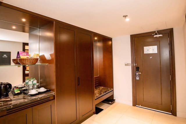 Deluxe Double Room Single Use, 1 King Bed