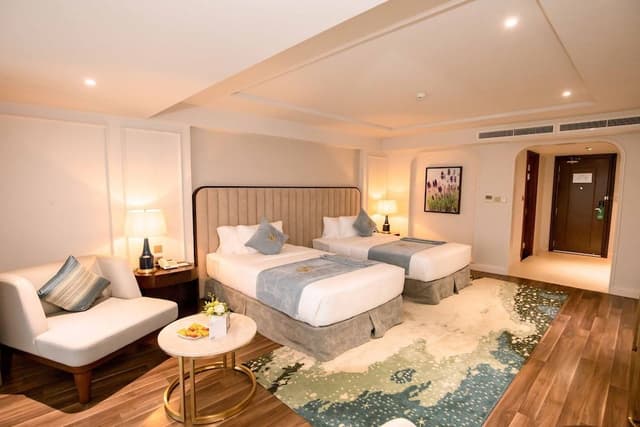 Deluxe Double Room Single Use, 1 King Bed