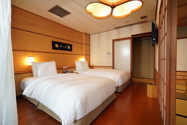 Executive Suite, 1 Bedroom, Lanai (Dining At Restaurant)