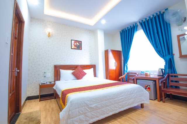 Deluxe Room (2 Adults + 1 Child)