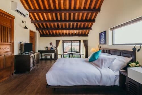 Apartment with River View