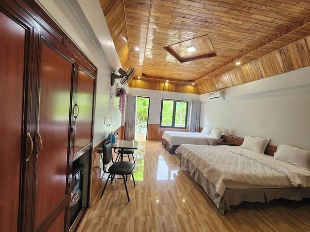 Quadruple Room, Lake View