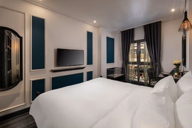 Junior Suite Double Room with City View