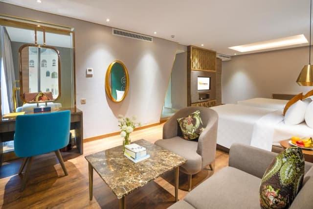 Noble Suite