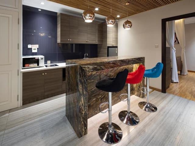 Signature Suite