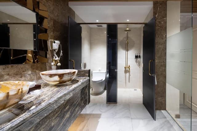Signature Suite