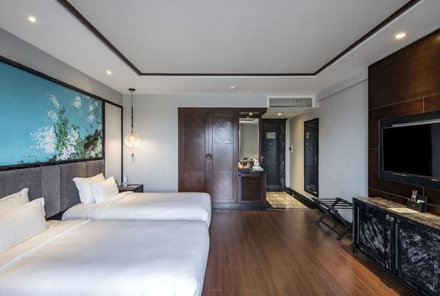Junior Room, City View