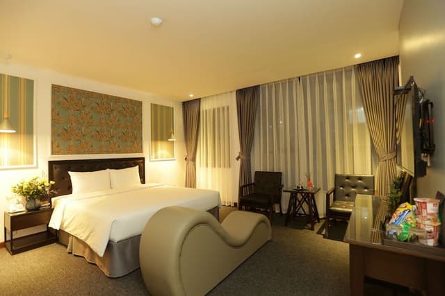 Deluxe Room, 1 Queen Bed