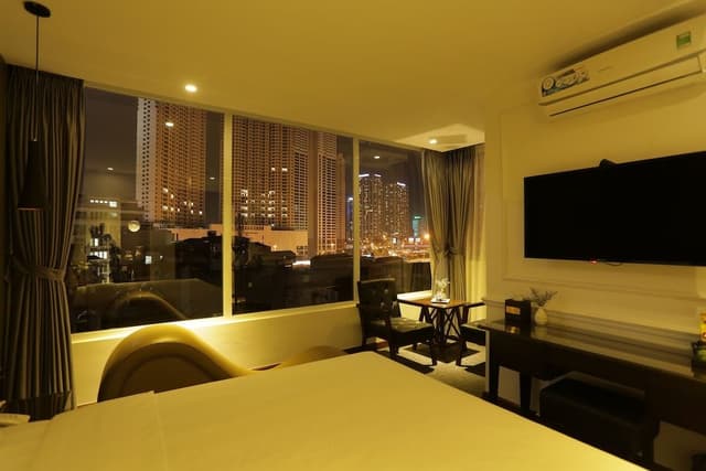 Deluxe Room, 1 Queen Bed