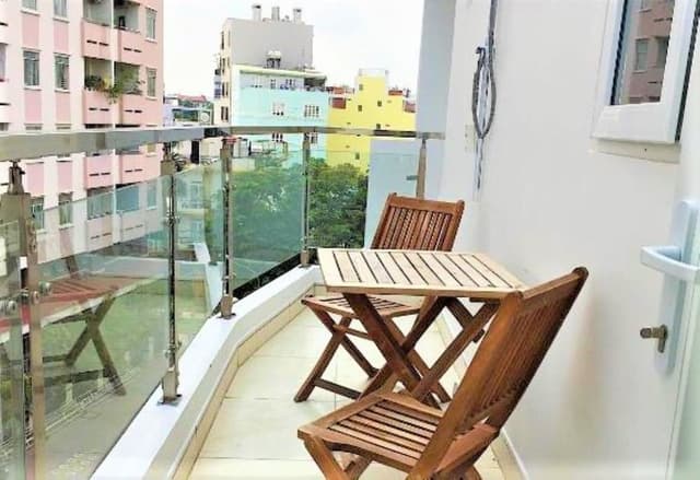 One-Bedroom Apartment with Big Balcony