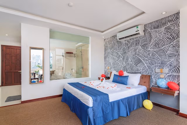 Deluxe Room, 1 Queen Bed, City View