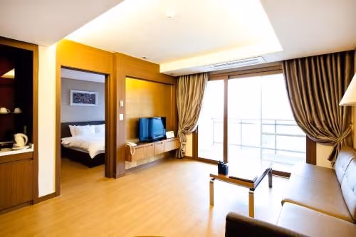 Hotel Standard Deluxe Suite with 2 Double Beds and without Kitchen