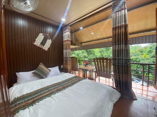 Deluxe King with Balcony