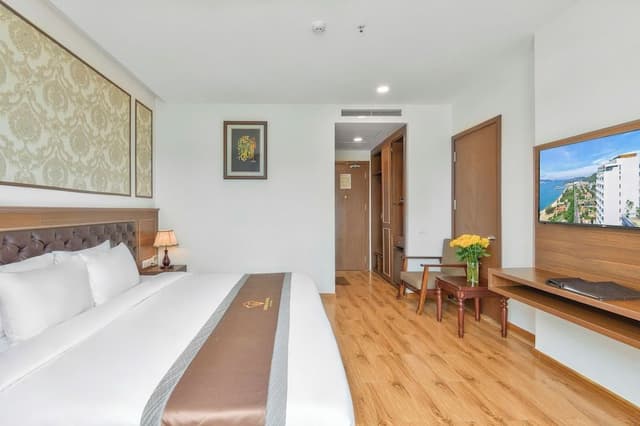 Deluxe Room, Balcony, City View