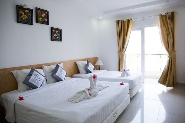Deluxe Triple Room, Pool View