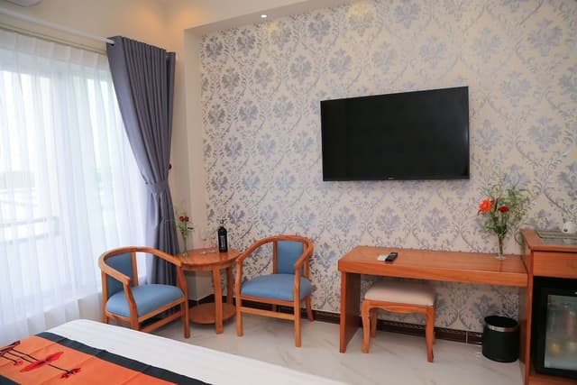 Premium Twin Room, City View