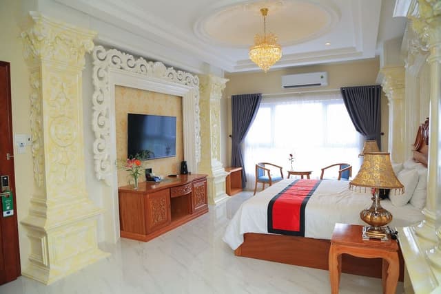 Suite, City View