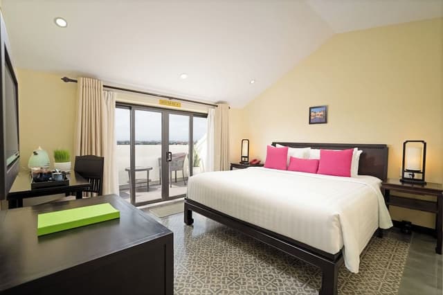 Deluxe Room, 1 Queen Bed, Balcony (Rooftop Room, Riverside View)