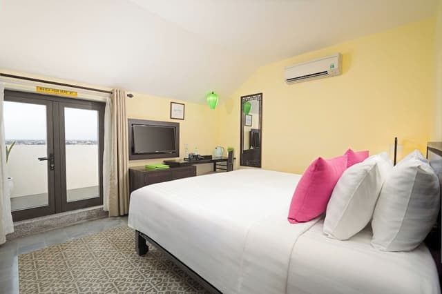 Deluxe Room, 1 Queen Bed, Balcony (Rooftop Room, Riverside View)