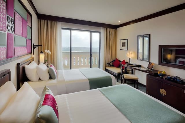 Deluxe Room, 2 Twin Beds, Balcony (Ocean/Riverside View)