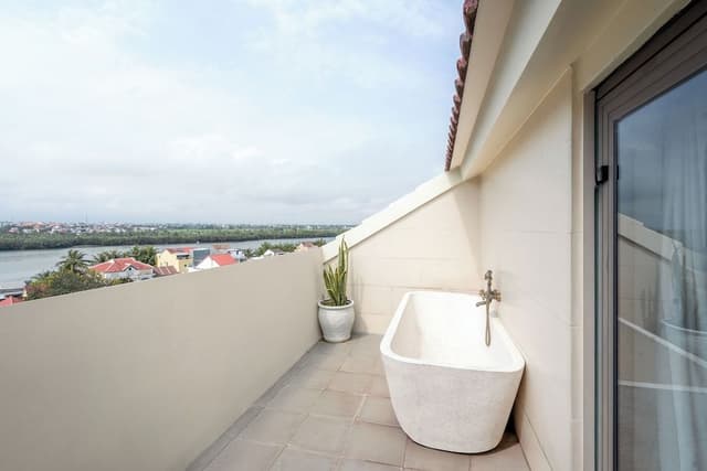 Deluxe Room, 1 Queen Bed, Balcony (Rooftop Room, Riverside View)