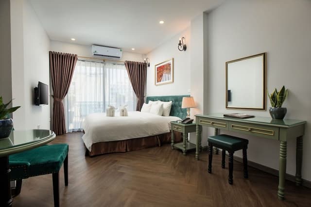 Junior Suite, Balcony, City View