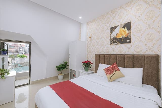 Deluxe Double Room Single Use, City View