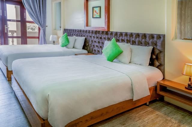 Family Room, 2 Queen Beds, Non Smoking, Balcony
