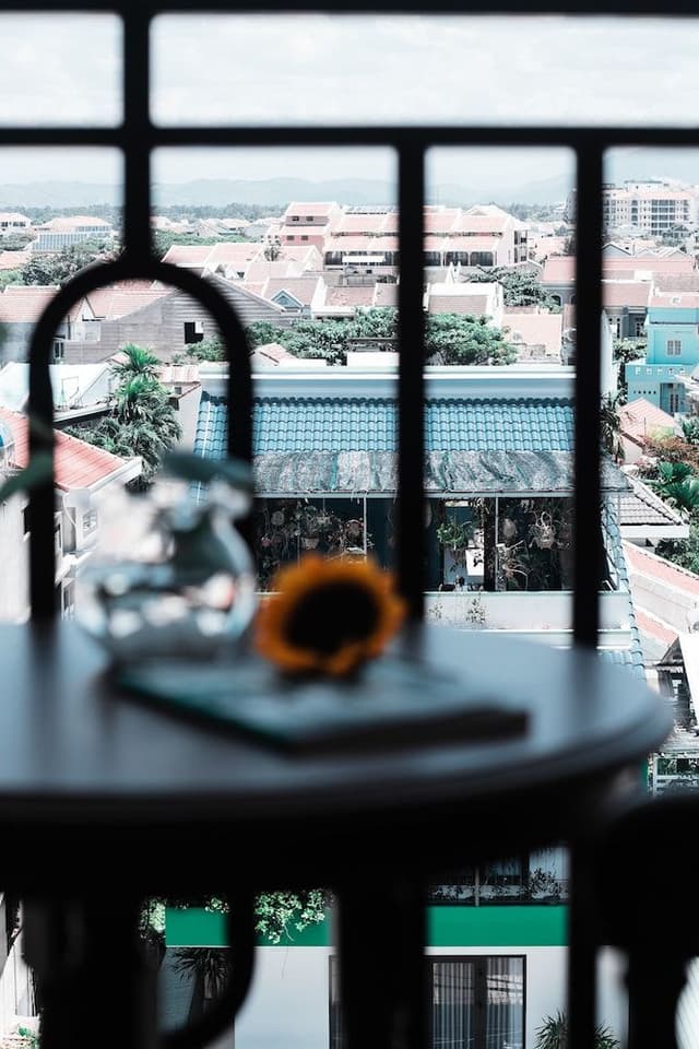 Junior suite double with balcony and city view