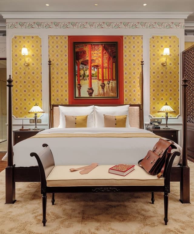 King Suite with Pool View (Albert Sallet)