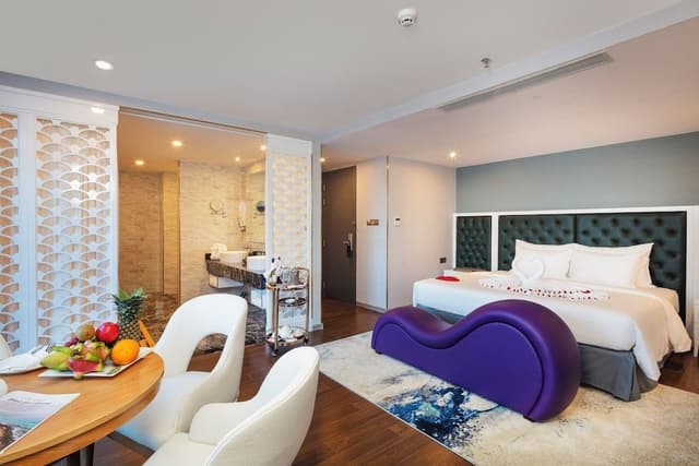 King Suite with Ocean View