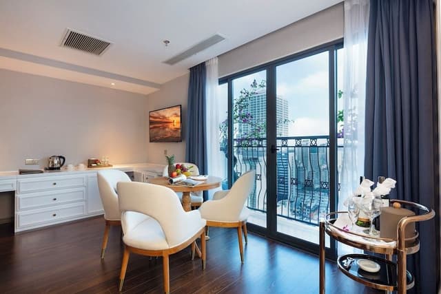King Suite with Ocean View
