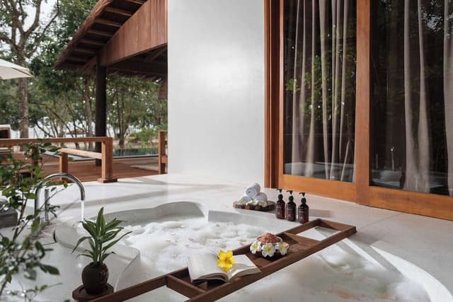 Beachfront Pool Villa