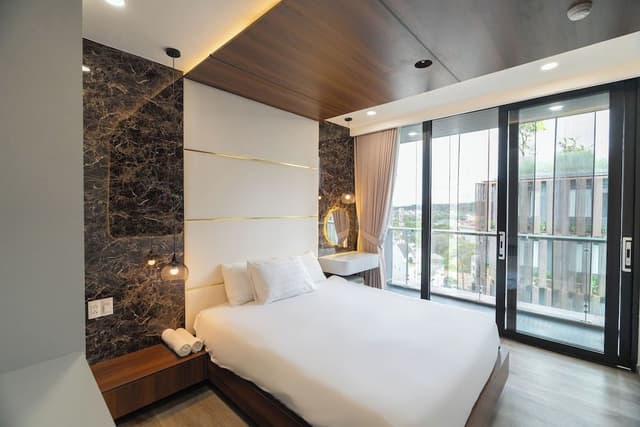 3 Bedrooms Apartment, 2 Bathrooms