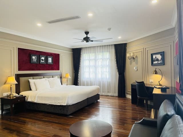 Studio Suite, 1 King Bed, Non Smoking, City View