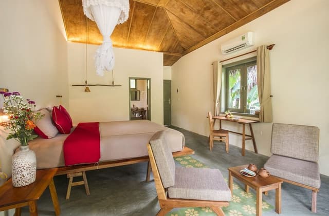Bungalow, 1 King Bed, Garden View