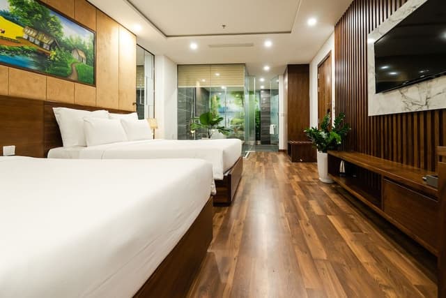 Grand Suite Window City View