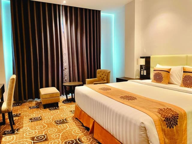Superior Double Room, City View