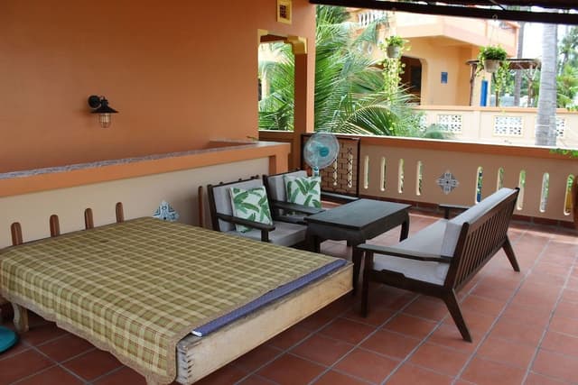 Deluxe Double Room (Eyes In The Stars)